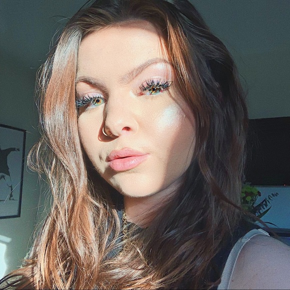 Meet your Posher, Adelaide - Picture 1 of 1